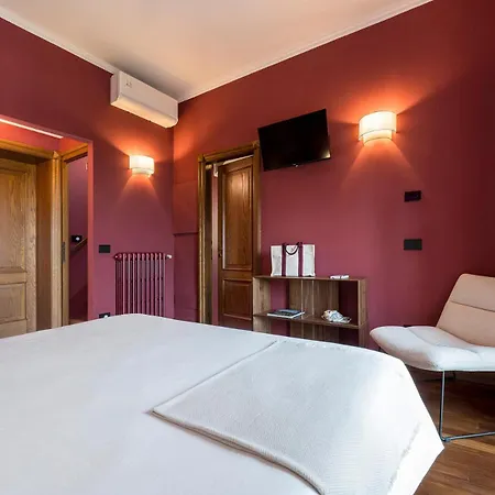 Cenzina, Davidia Apartamento Stresa
